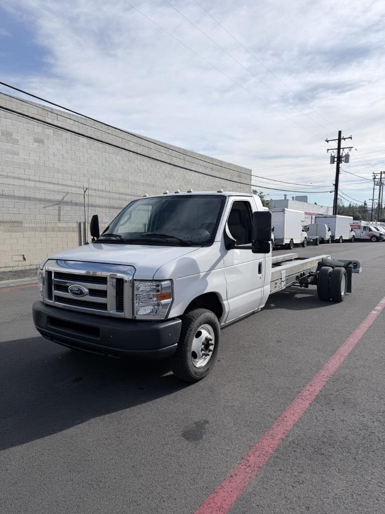 Used 2012 20 ' Cab and Chassis for sale