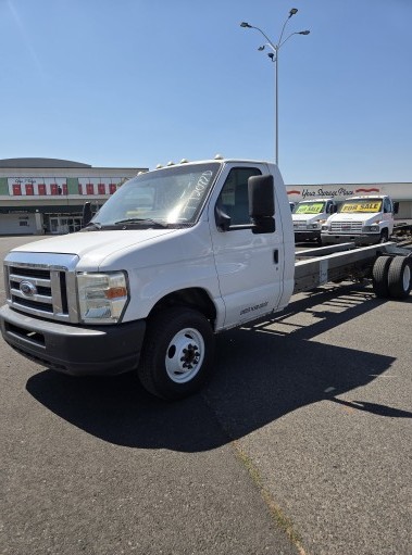 Used 2011 20 ' Cab and Chassis for sale
