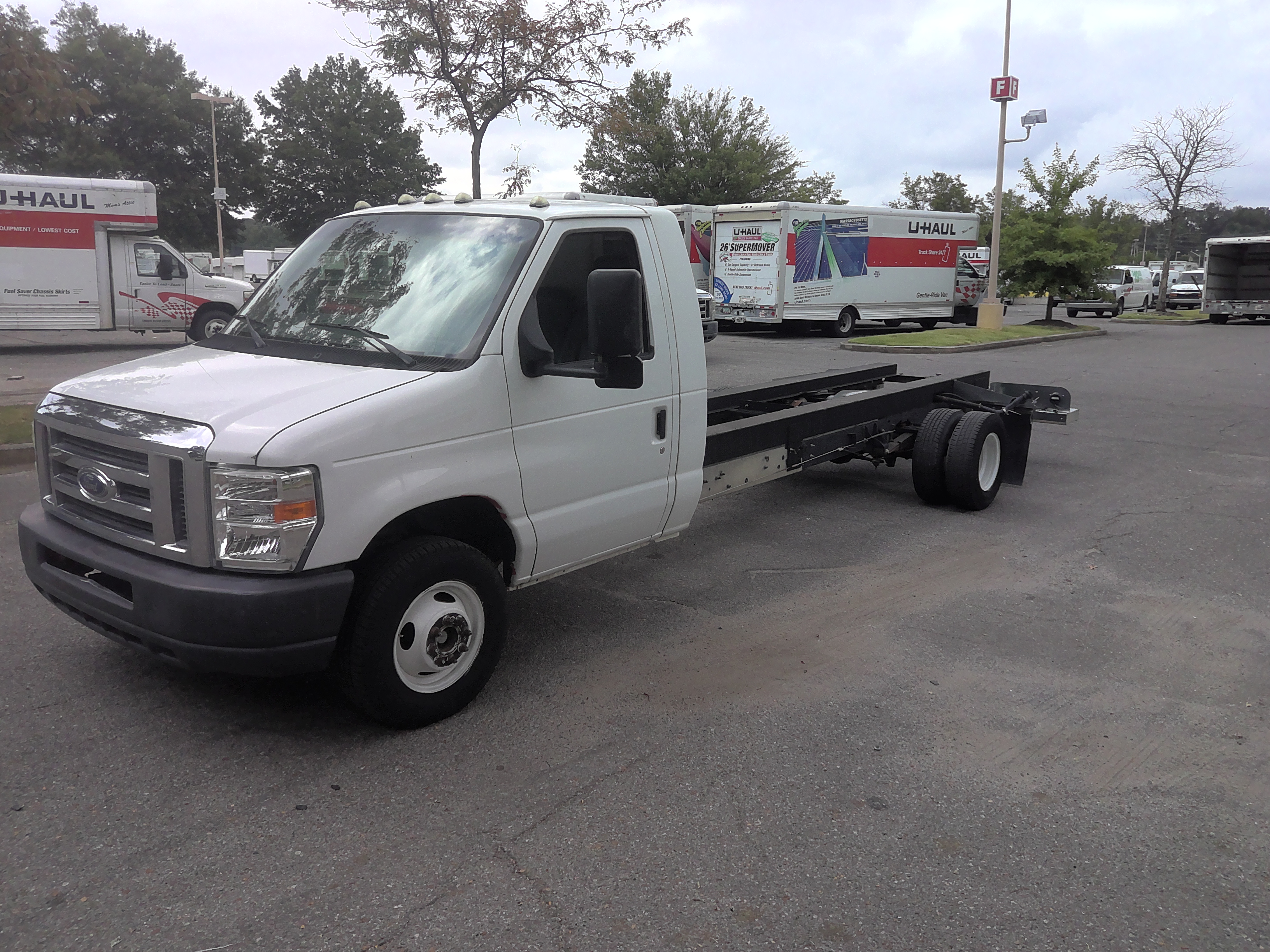 Used 2011 20 ' Cab and Chassis for sale