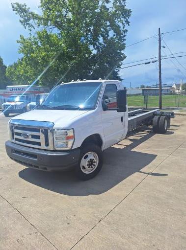 Used 2012 20 ' Cab and Chassis for sale
