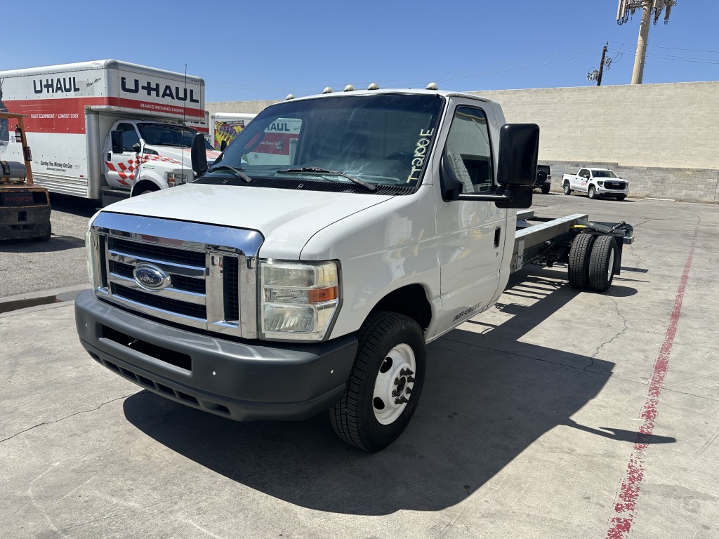 Used 2012 20 ' Cab and Chassis for sale