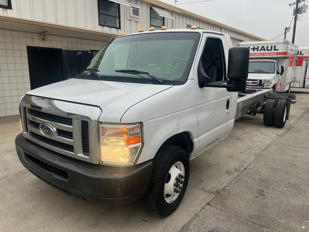 Used 2012 20 ' Cab and Chassis for sale