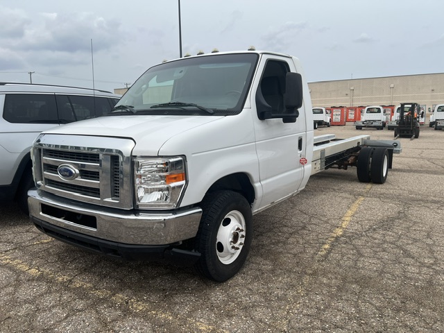 Used 2011 20 ' Cab and Chassis for sale