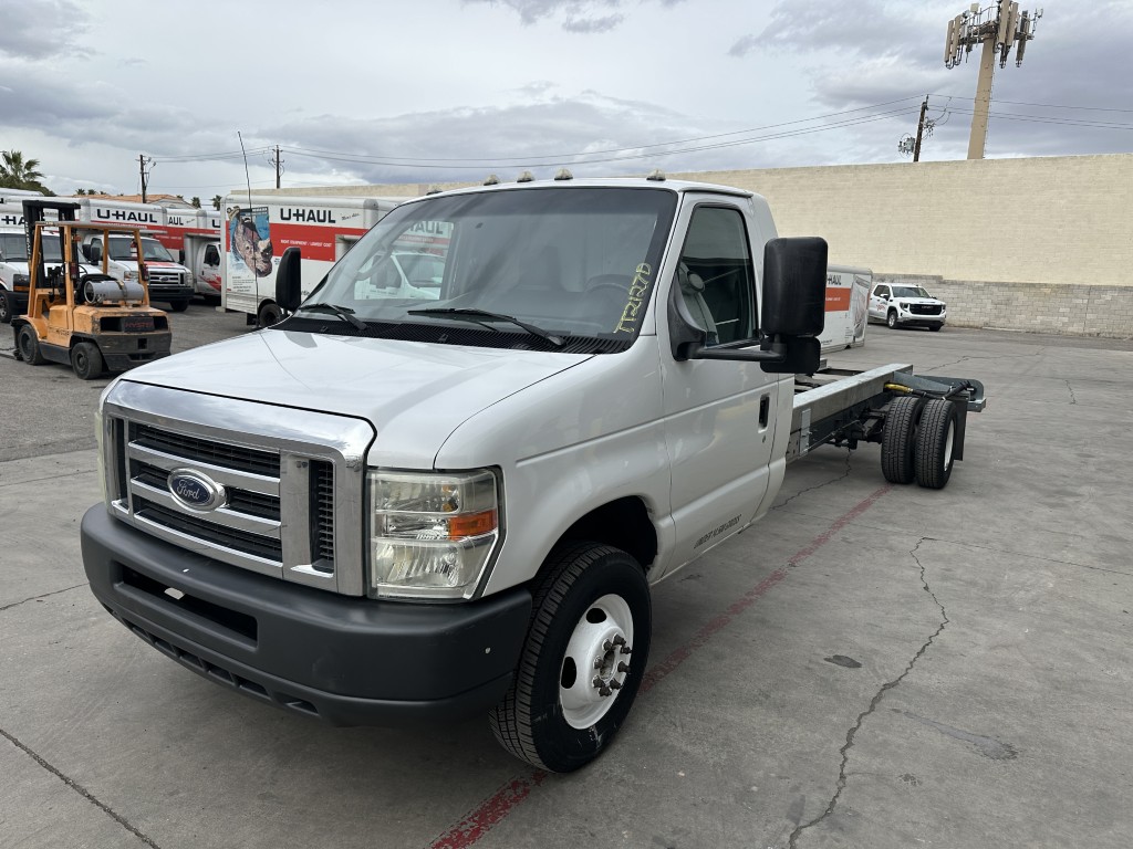 Used 2011 20 ' Cab and Chassis for sale