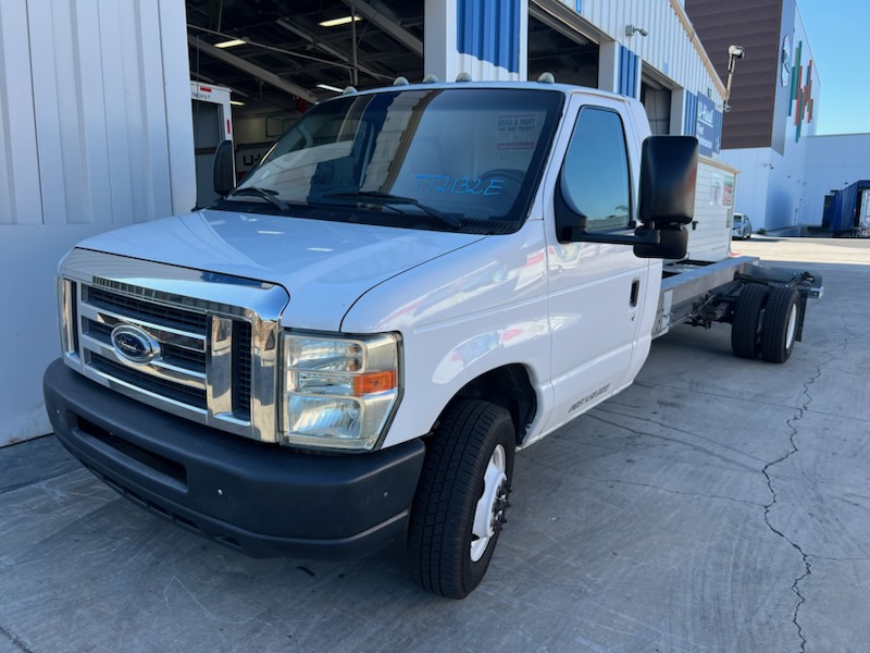 Used 2012 20 ' Cab and Chassis for sale