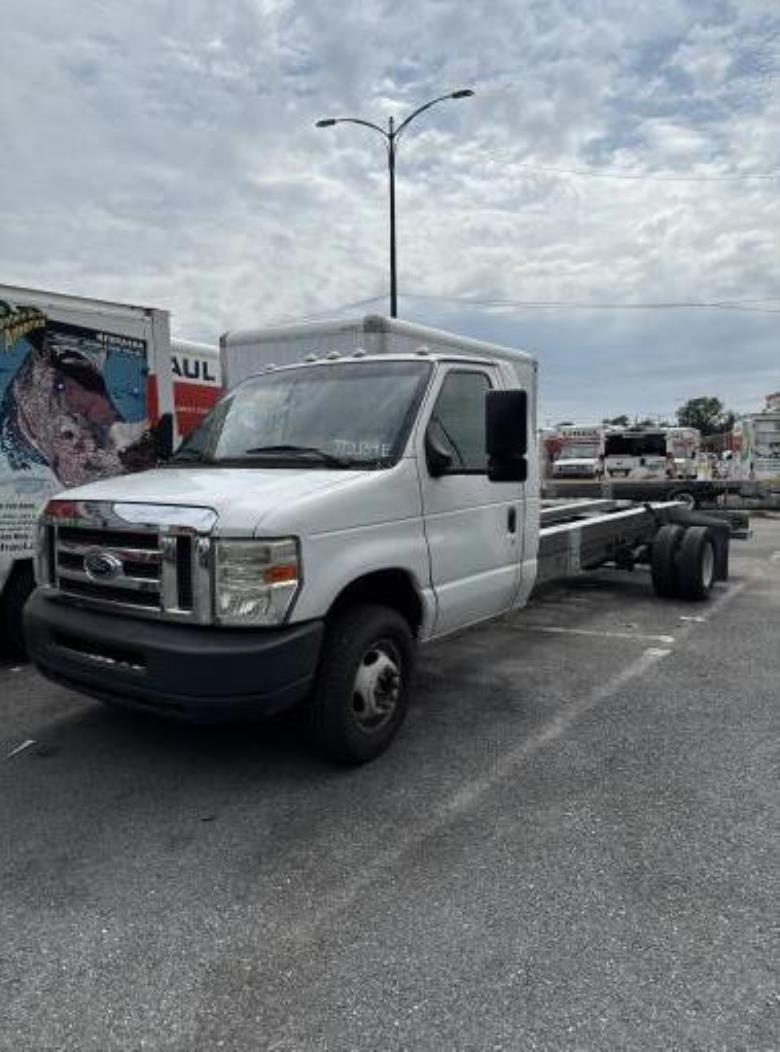Used 2012 20 ' Cab and Chassis for sale