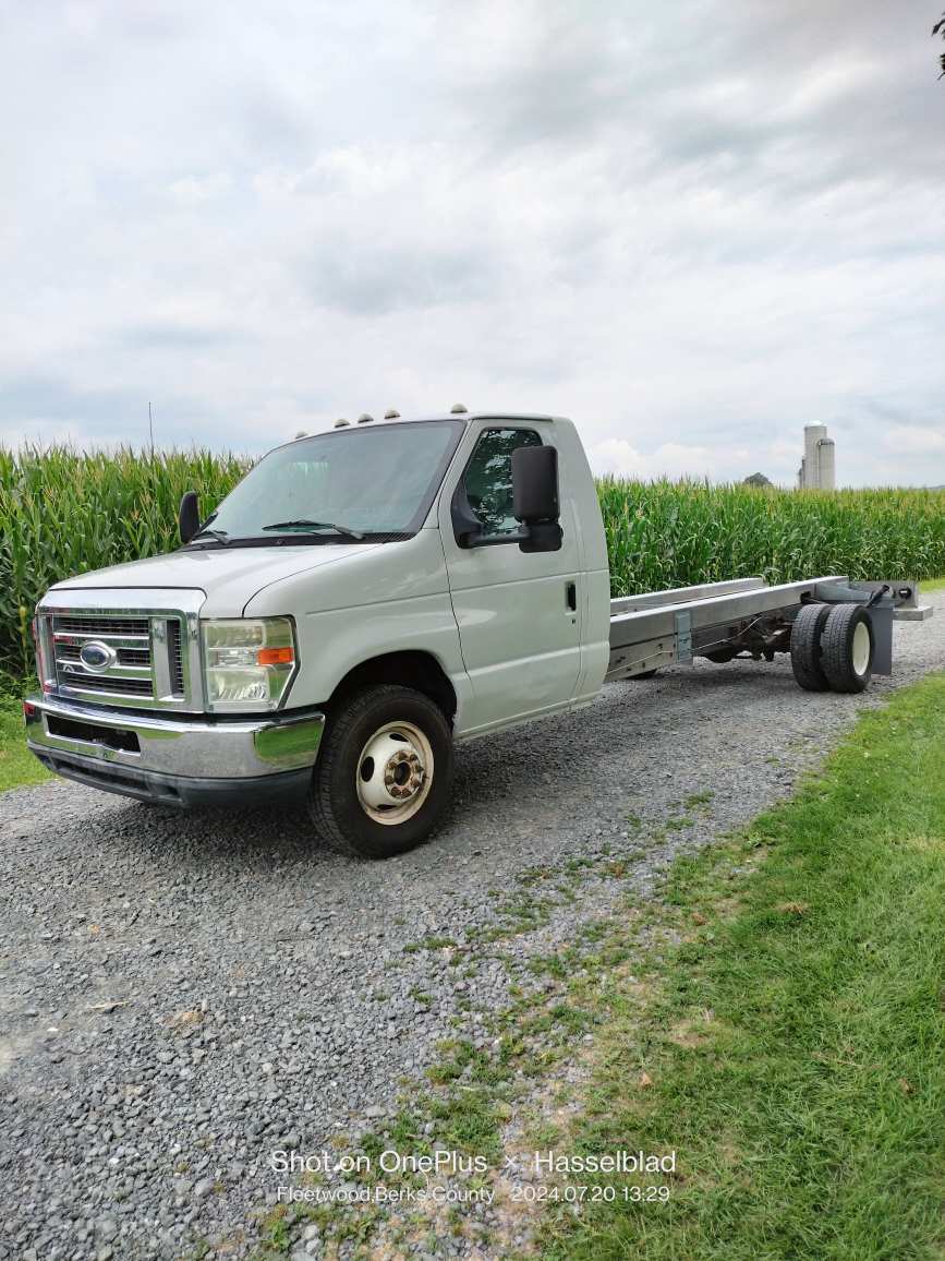 Used 2011 20 ' Cab and Chassis for sale