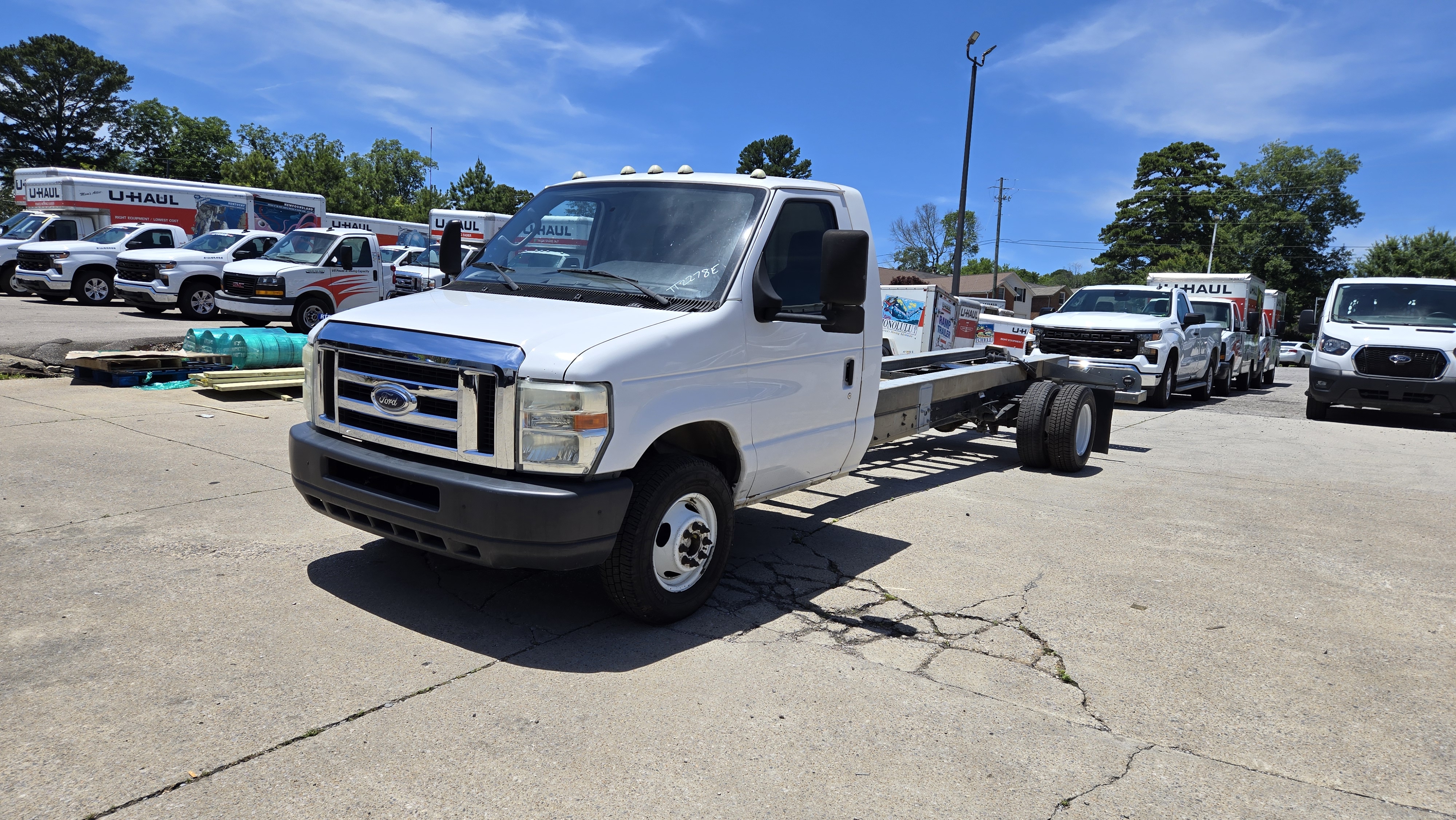 Used 2012 20 ' Cab and Chassis for sale
