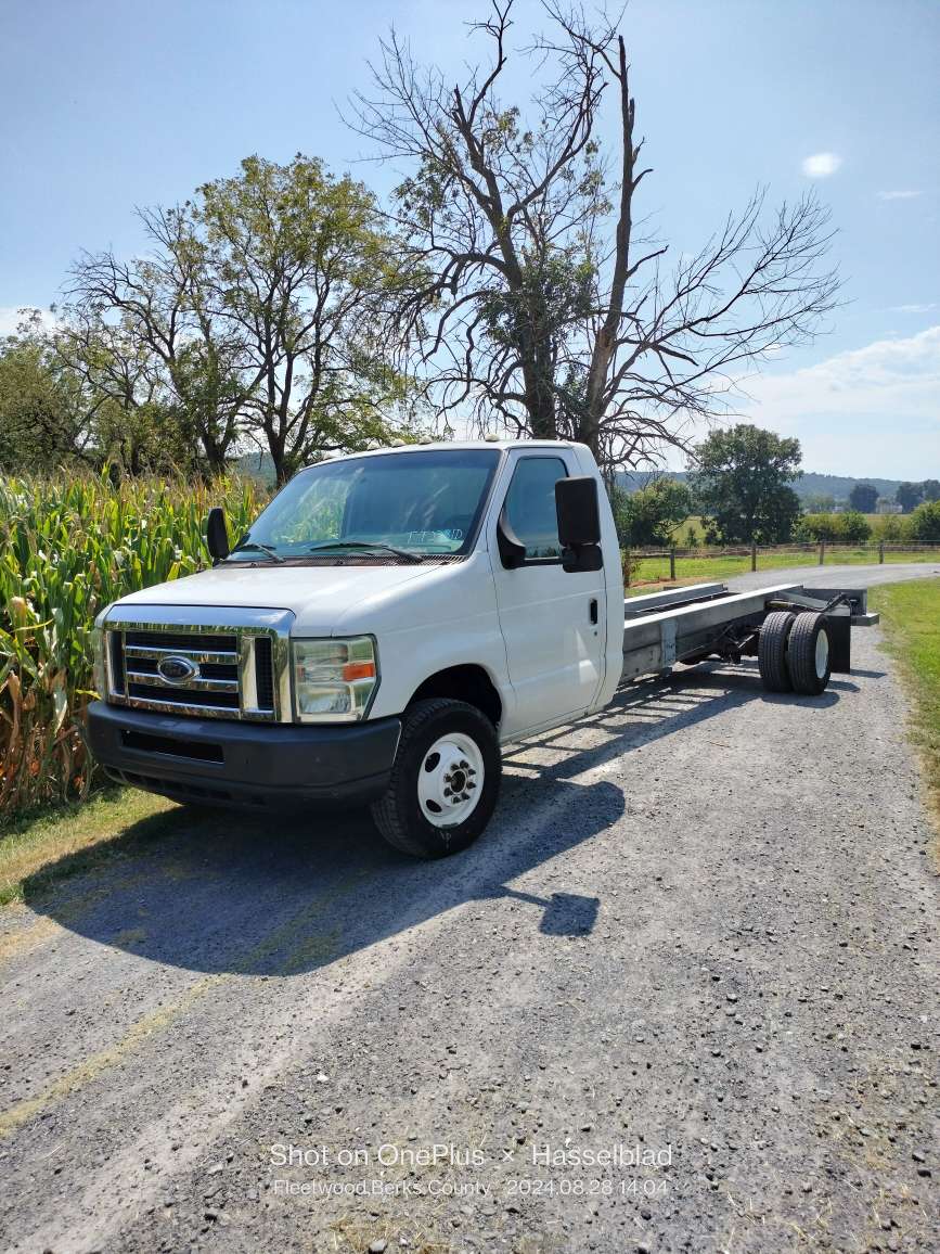 Used 2011 20 ' Cab and Chassis for sale