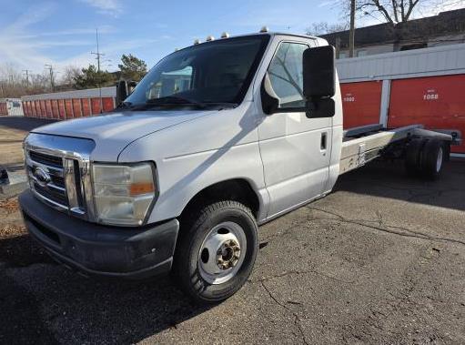 Used 2011 20 ' Cab and Chassis for sale