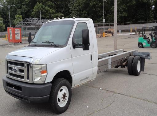 Used 2012 20 ' Cab and Chassis for sale