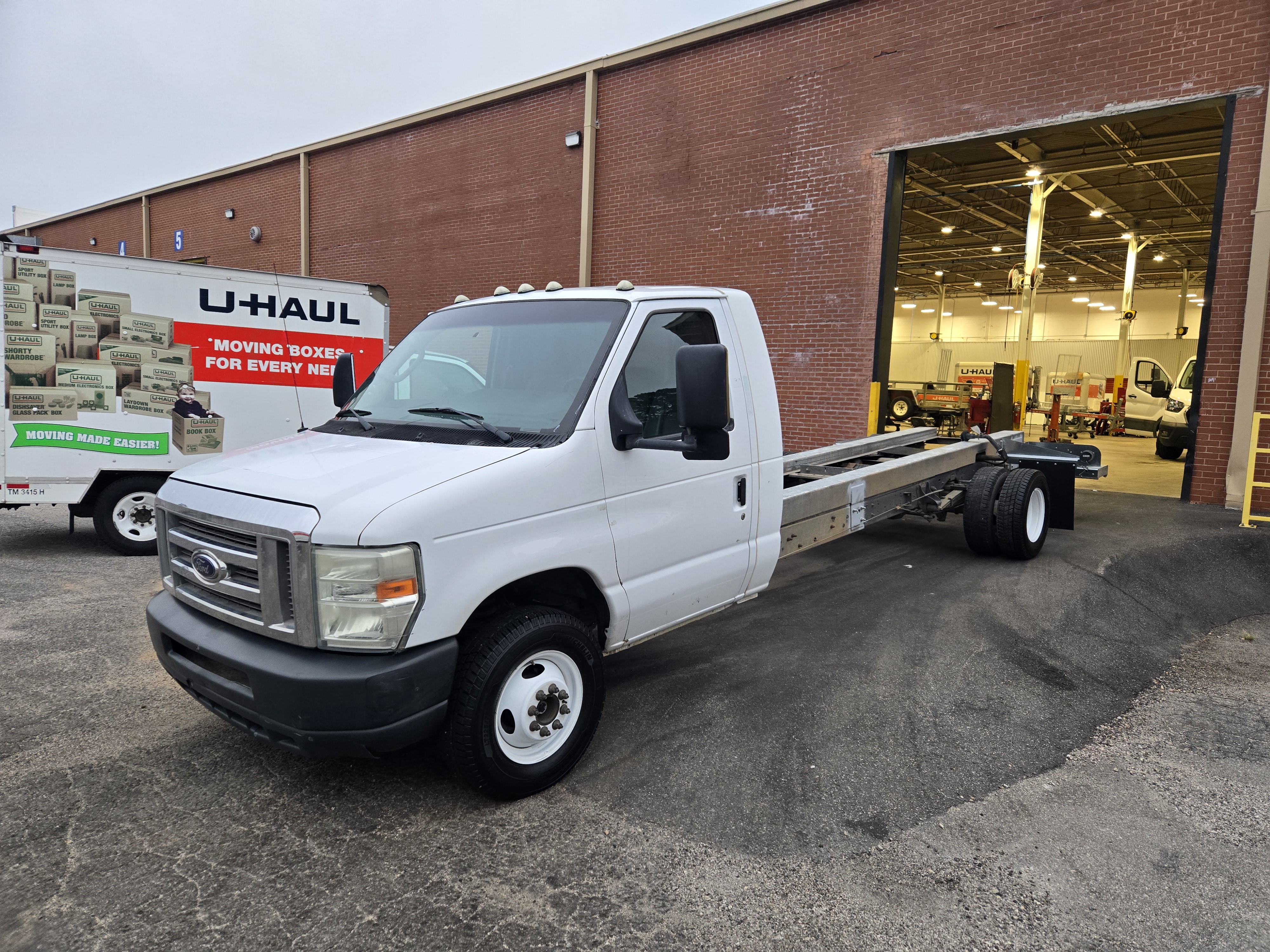 Used 2012 20 ' Cab and Chassis for sale