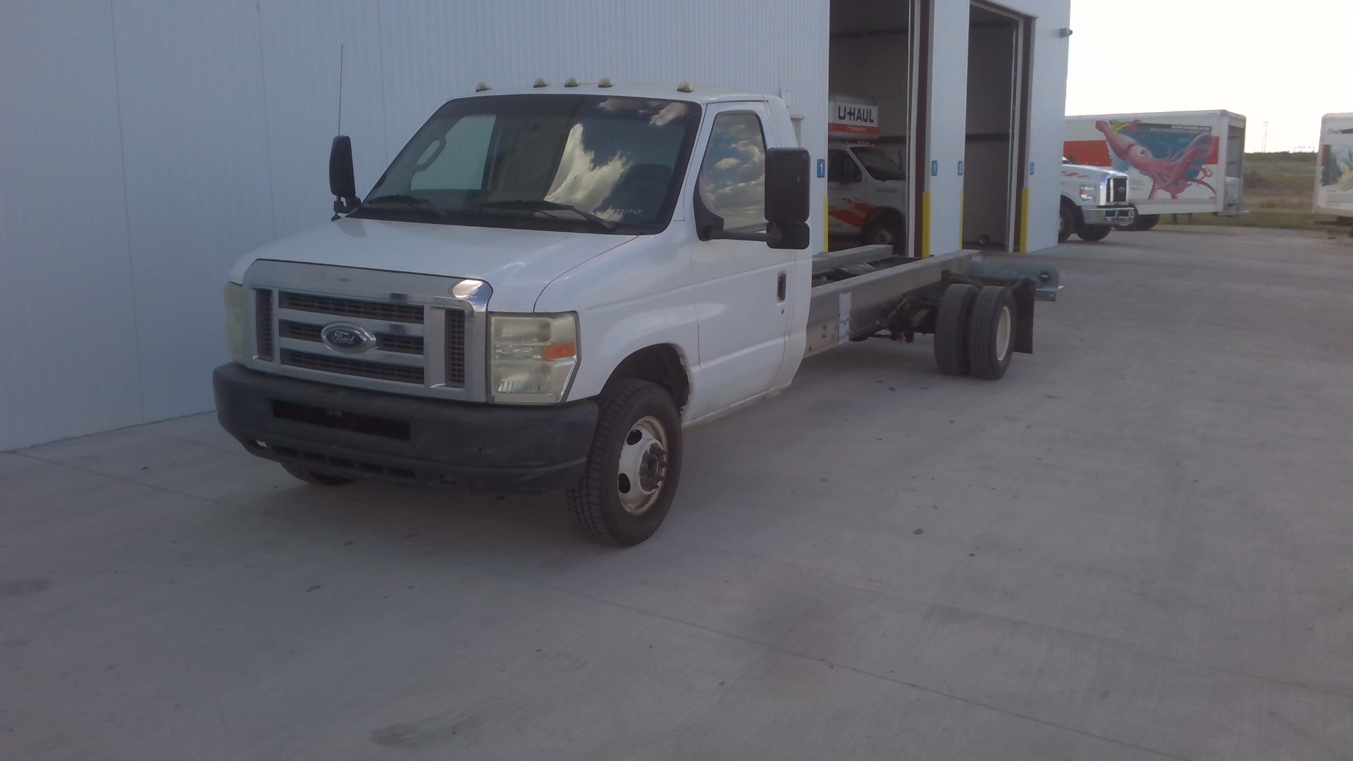 Used 2011 20 ' Cab and Chassis for sale