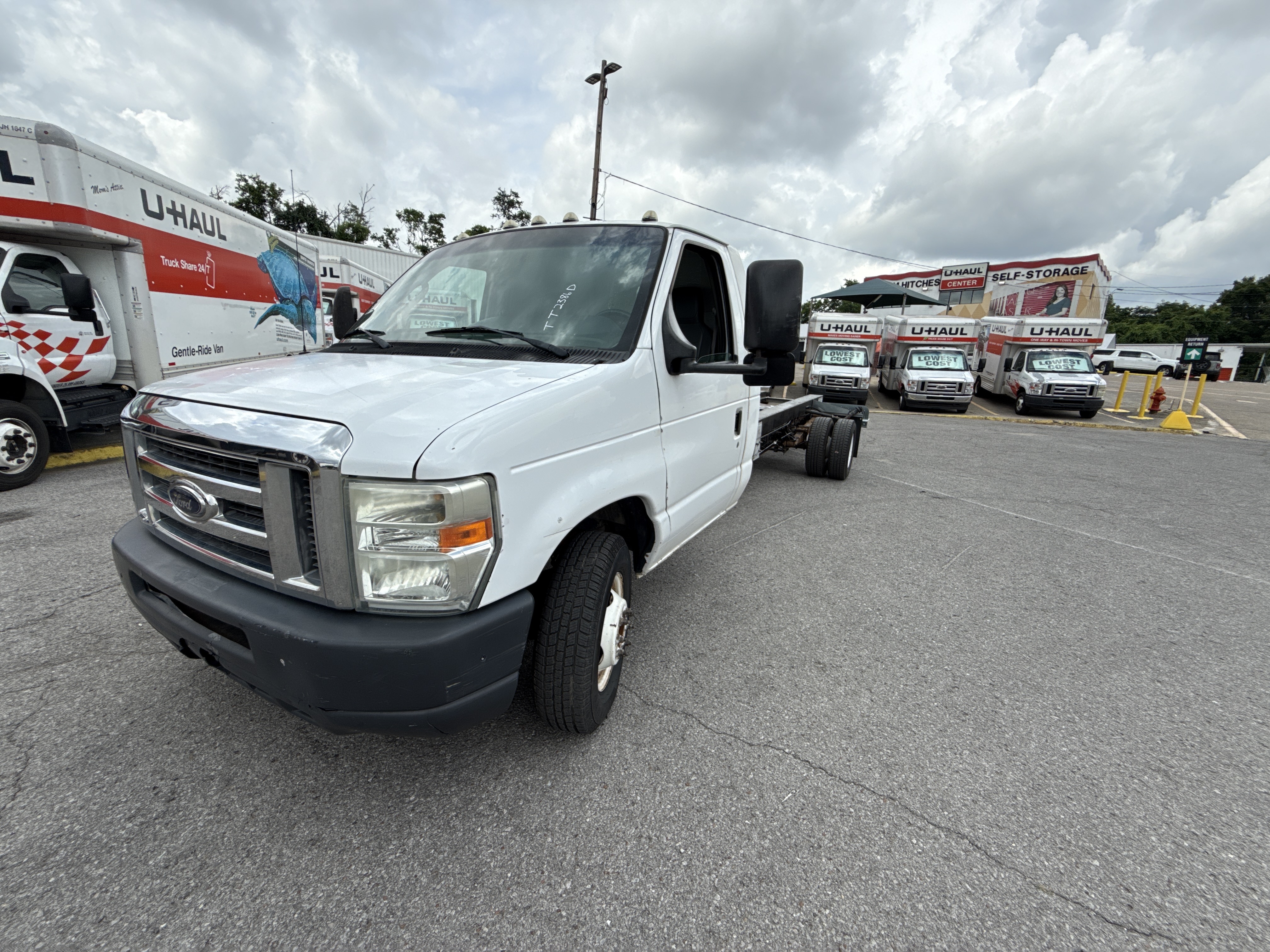 Used 2011 20 ' Cab and Chassis for sale