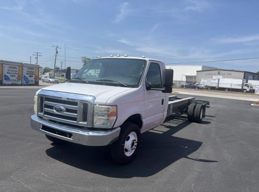 Used 2011 20 ' Cab and Chassis for sale
