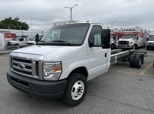 Used 2011 20 ' Cab and Chassis for sale