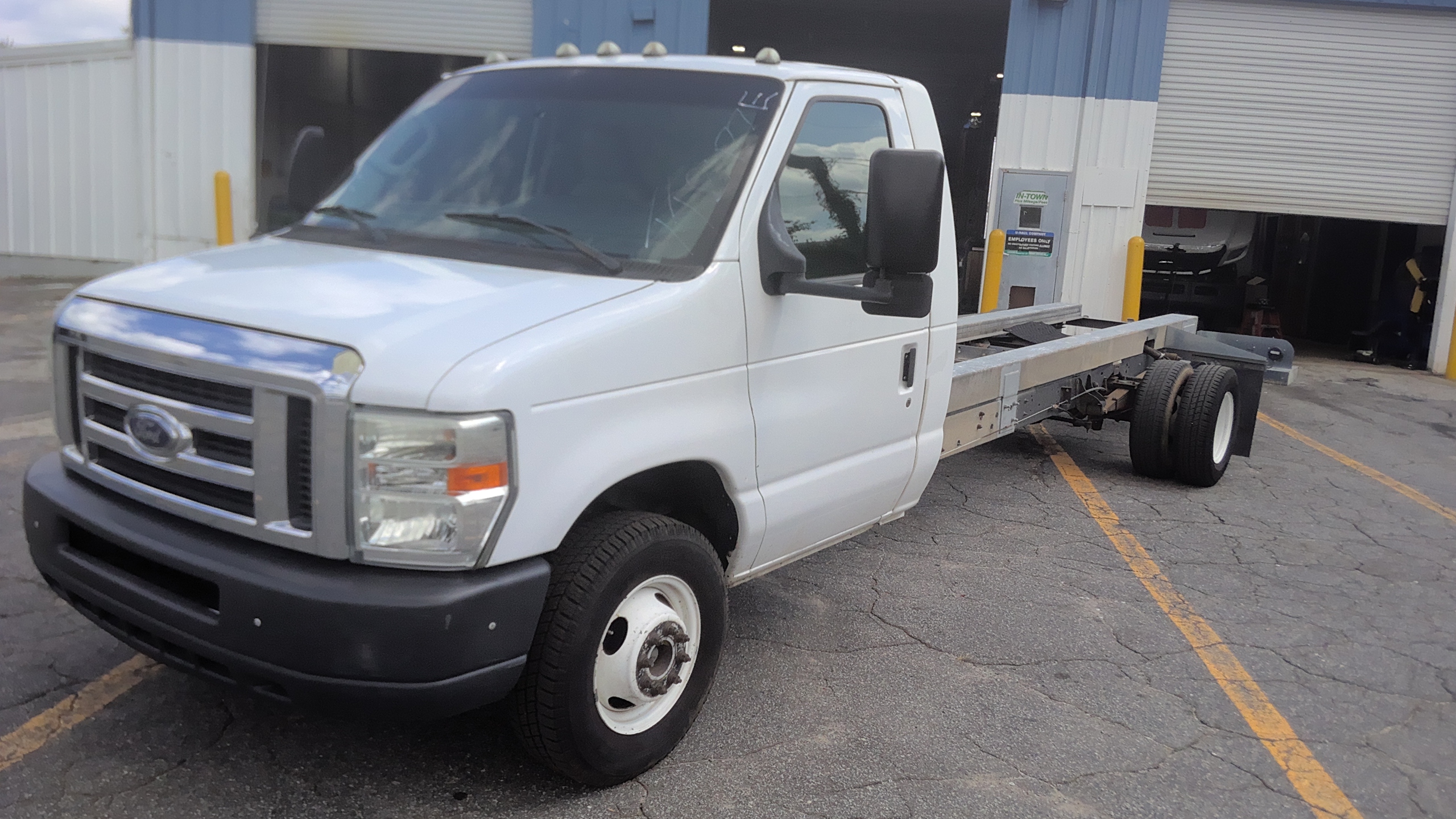 Used 2012 20 ' Cab and Chassis for sale