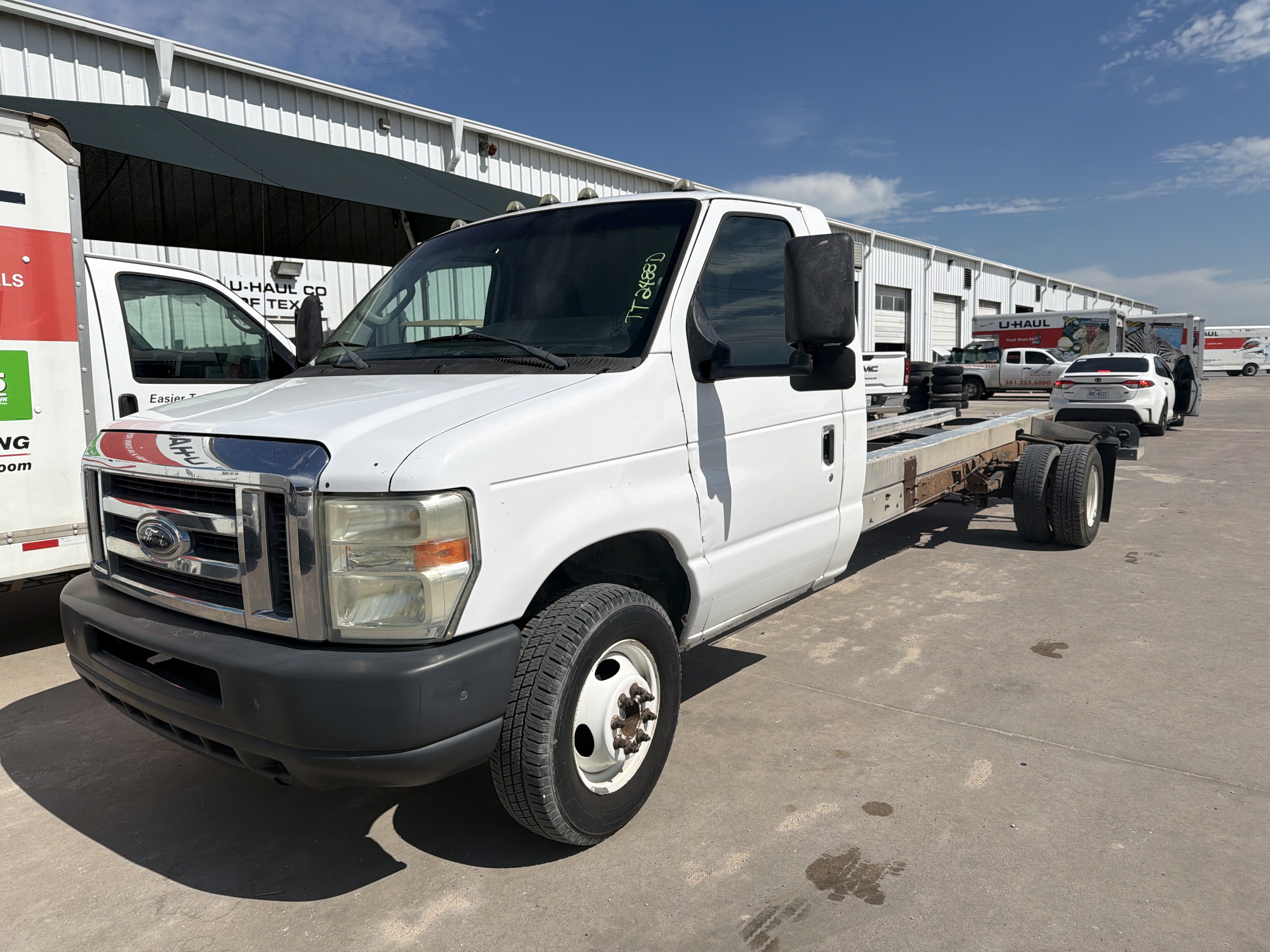 Used 2011 20 ' Cab and Chassis for sale