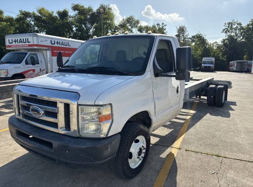 Used 2012 20 ' Cab and Chassis for sale
