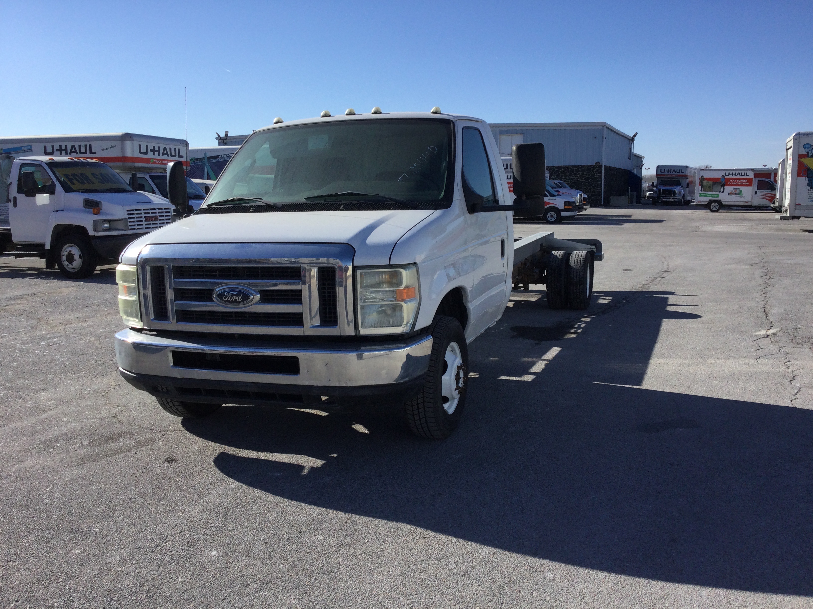 Used 2011 20 ' Cab and Chassis for sale