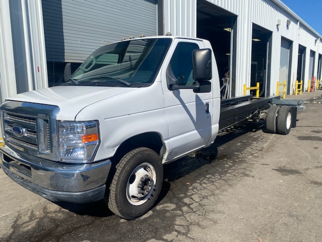 Used 2011 20 ' Cab and Chassis for sale