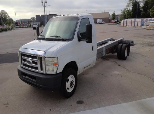 Used 2011 20 ' Cab and Chassis for sale