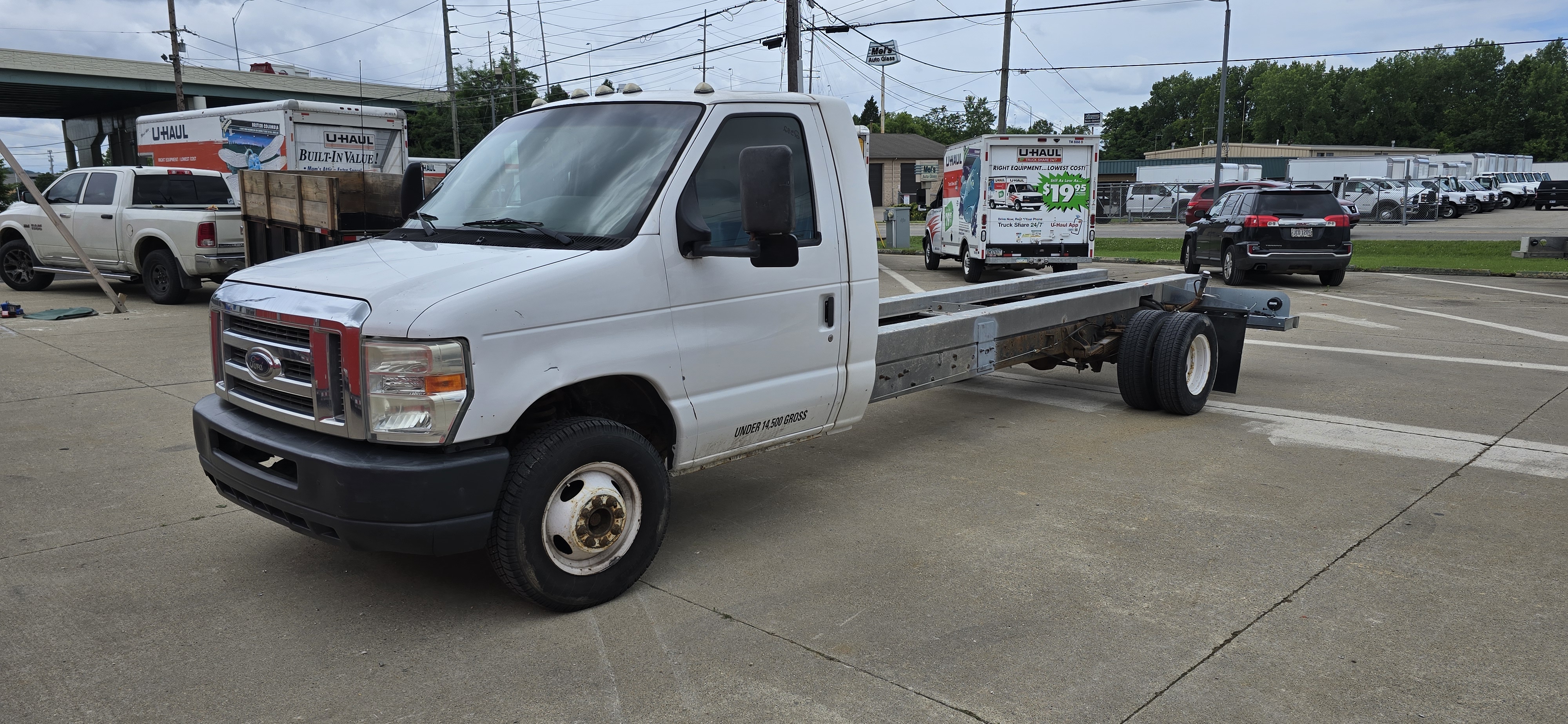 Used 2011 20 ' Cab and Chassis for sale