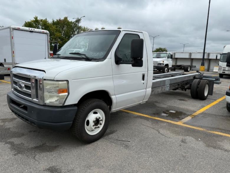 Used 2011 20 ' Cab and Chassis for sale