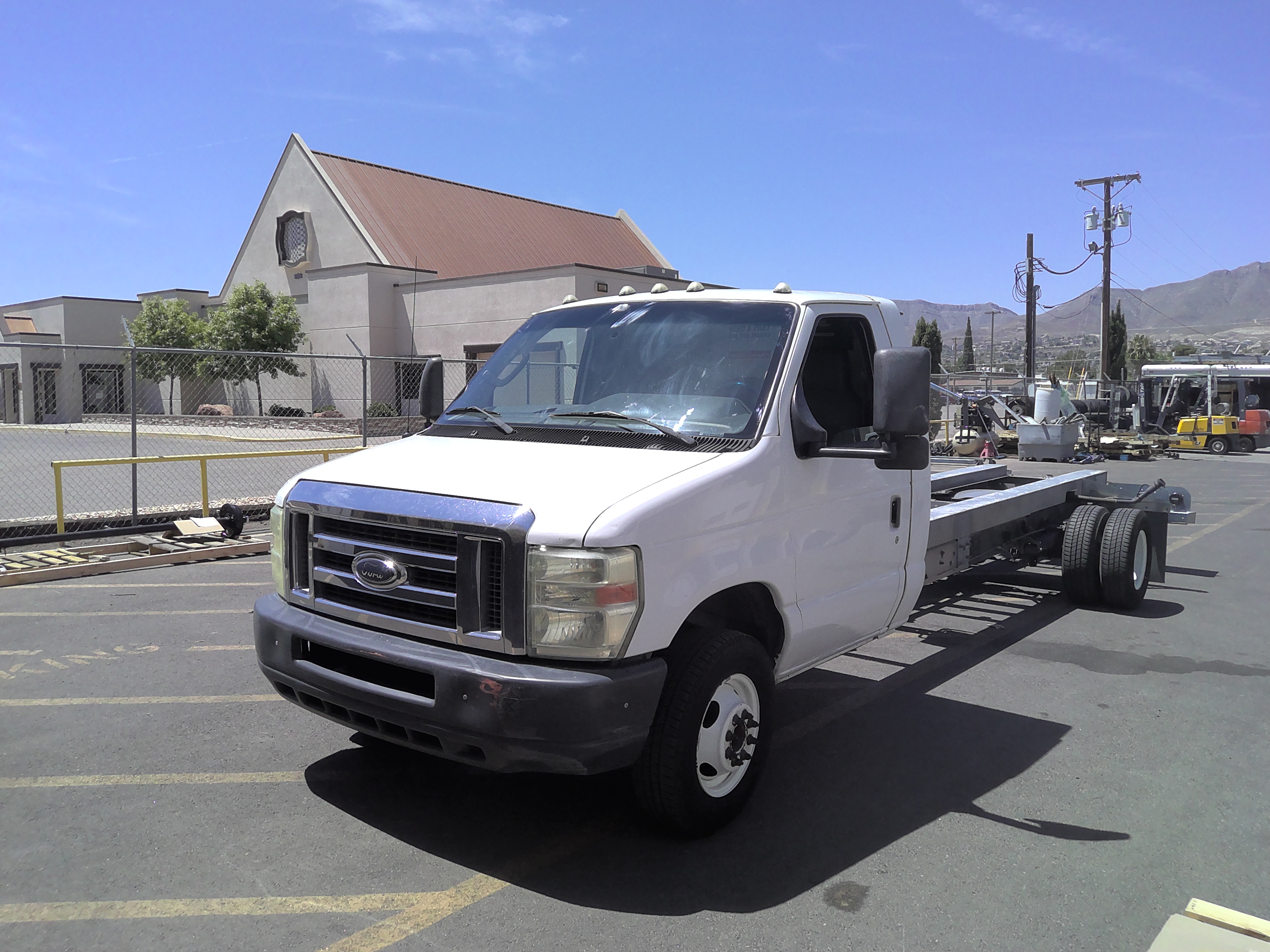 Used 2011 20 ' Cab and Chassis for sale