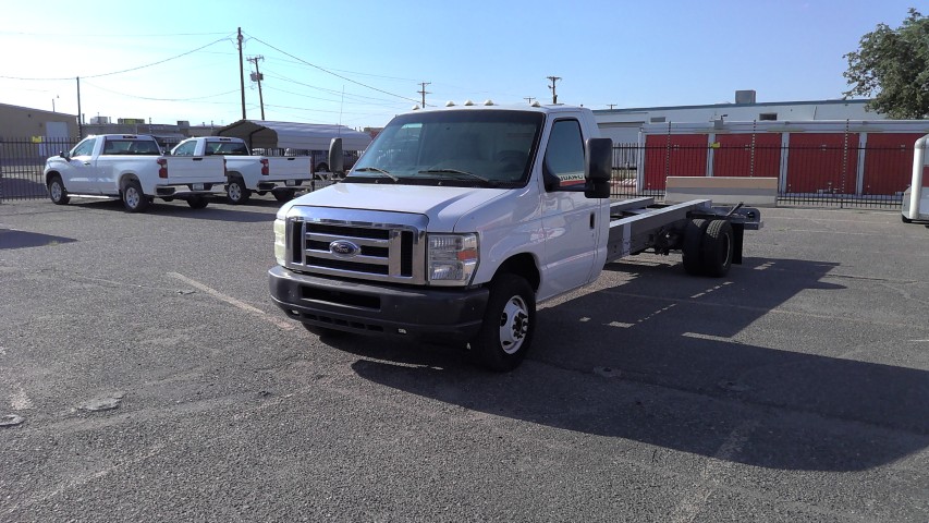 Used 2011 20 ' Cab and Chassis for sale