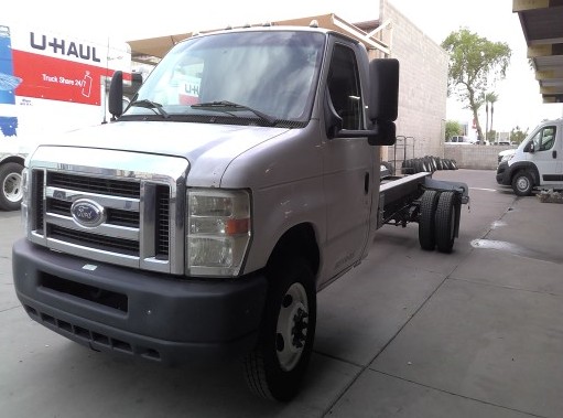 Used 2012 20 ' Cab and Chassis for sale