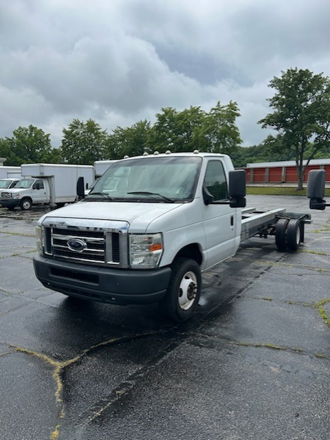 Used 2012 20 ' Cab and Chassis for sale