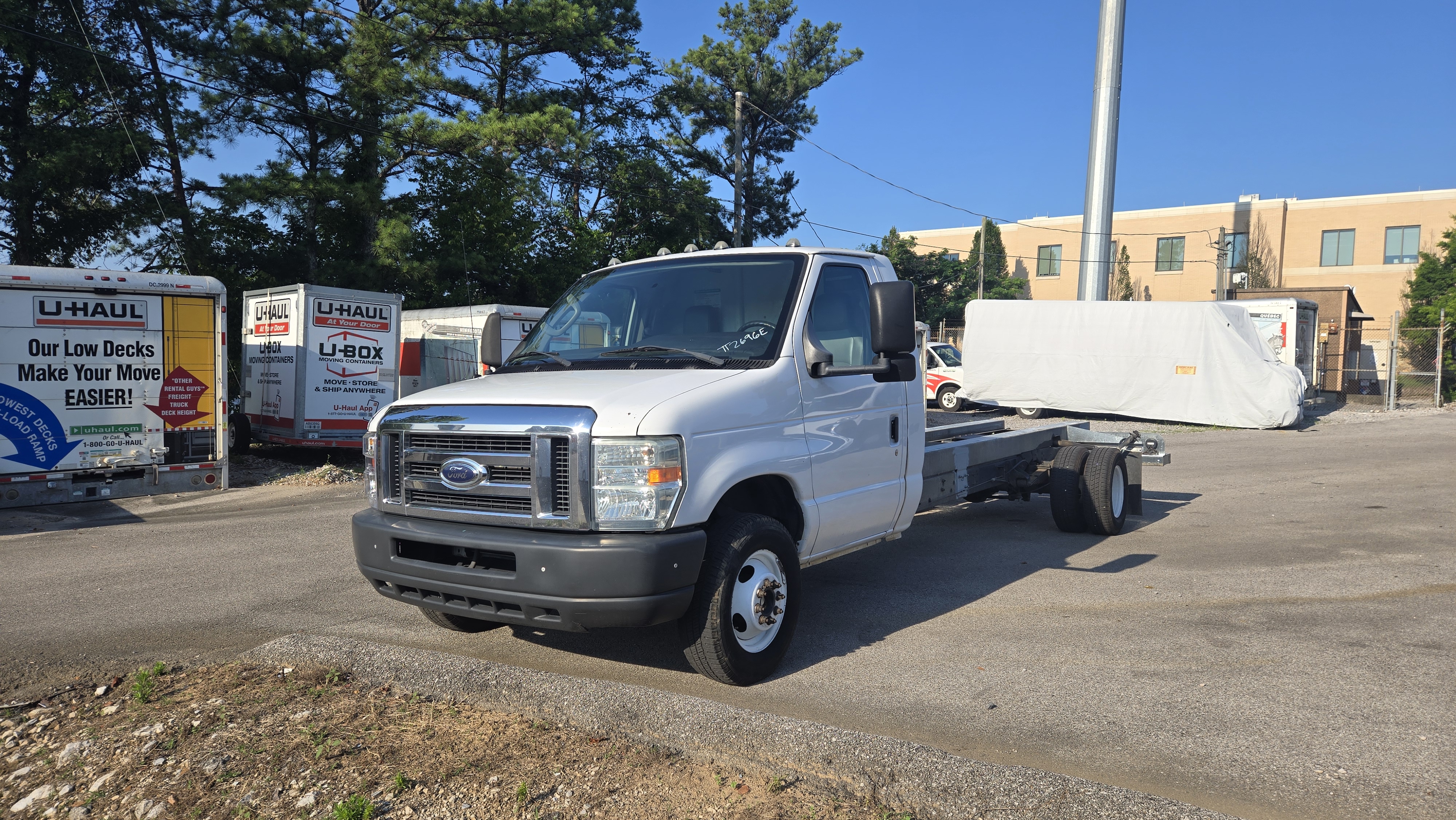 Used 2012 20 ' Cab and Chassis for sale