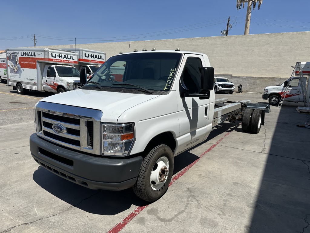 Used 2012 20 ' Cab and Chassis for sale