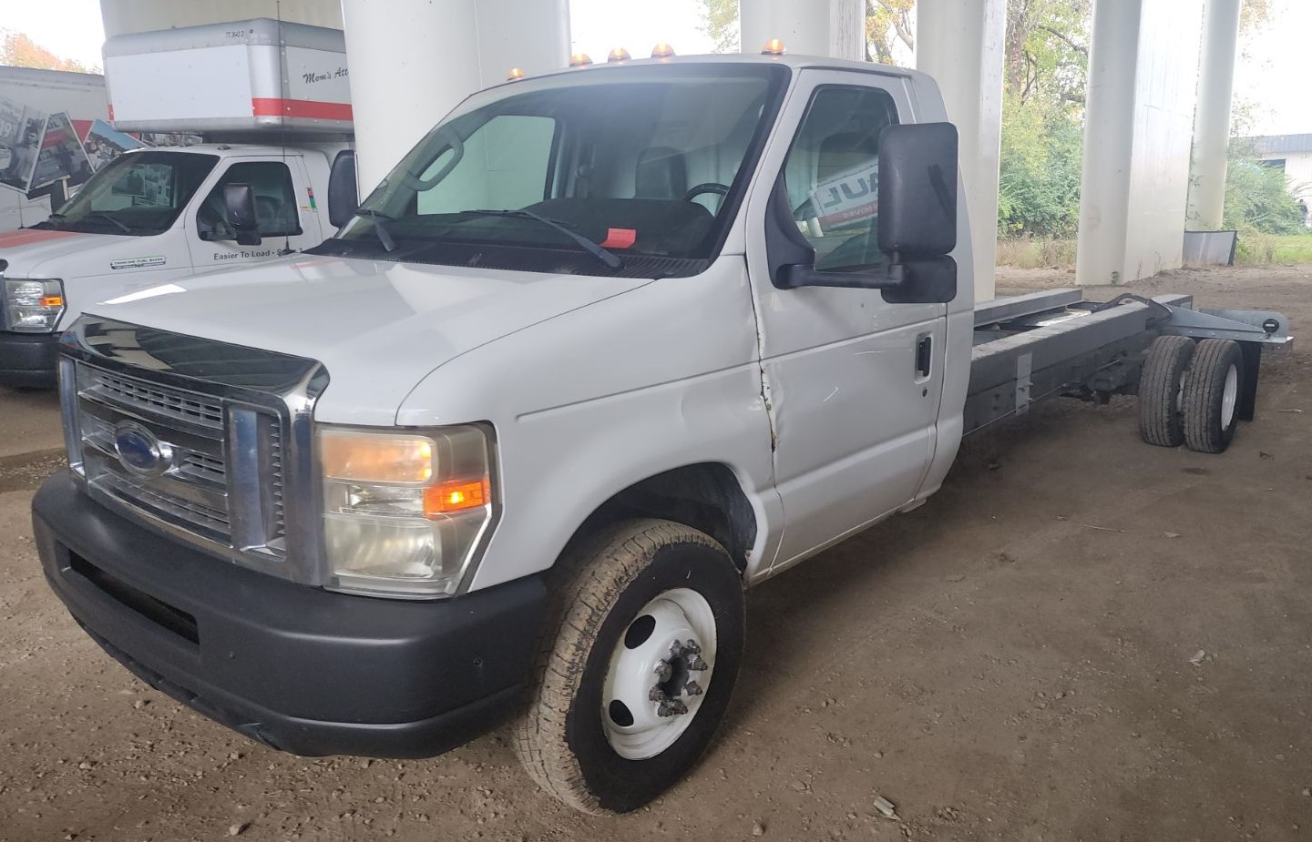 Used 2011 20 ' Cab and Chassis for sale