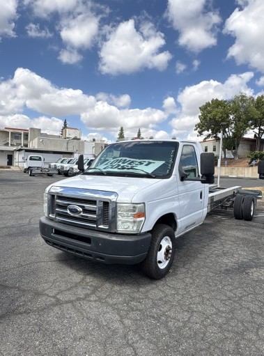 Used 2012 20 ' Cab and Chassis for sale