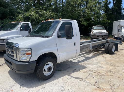 Used 2011 20 ' Cab and Chassis for sale