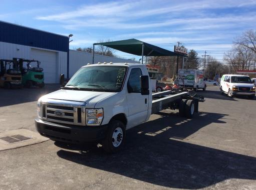 Used 2011 20 ' Cab and Chassis for sale