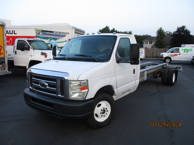 Used 2011 20 ' Cab and Chassis for sale