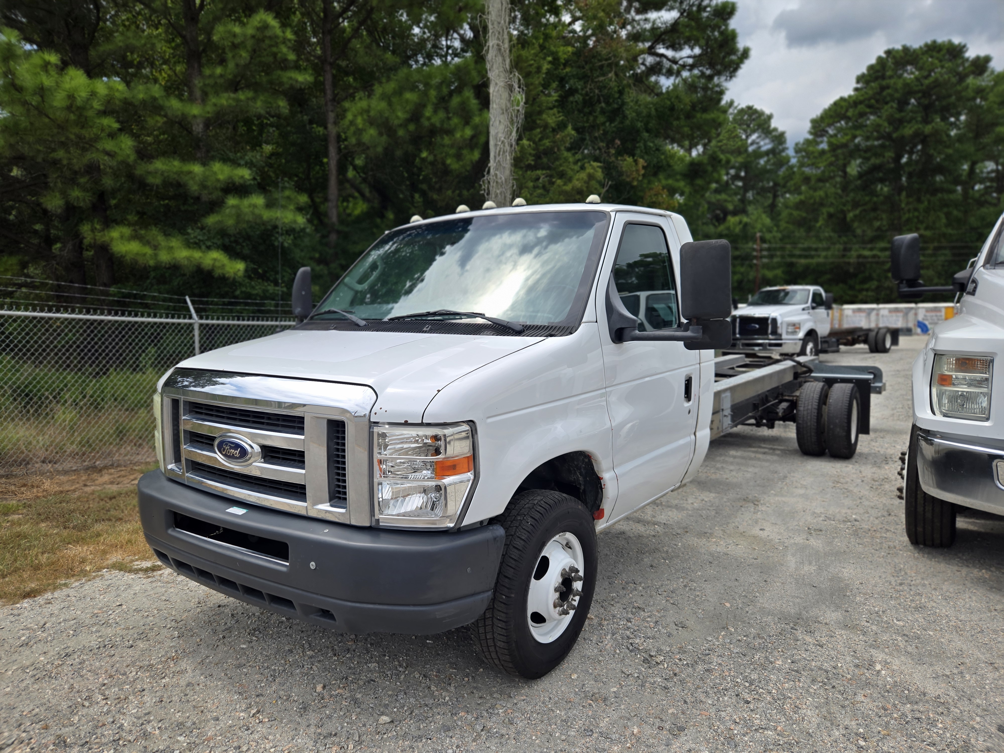 Used 2012 20 ' Cab and Chassis for sale