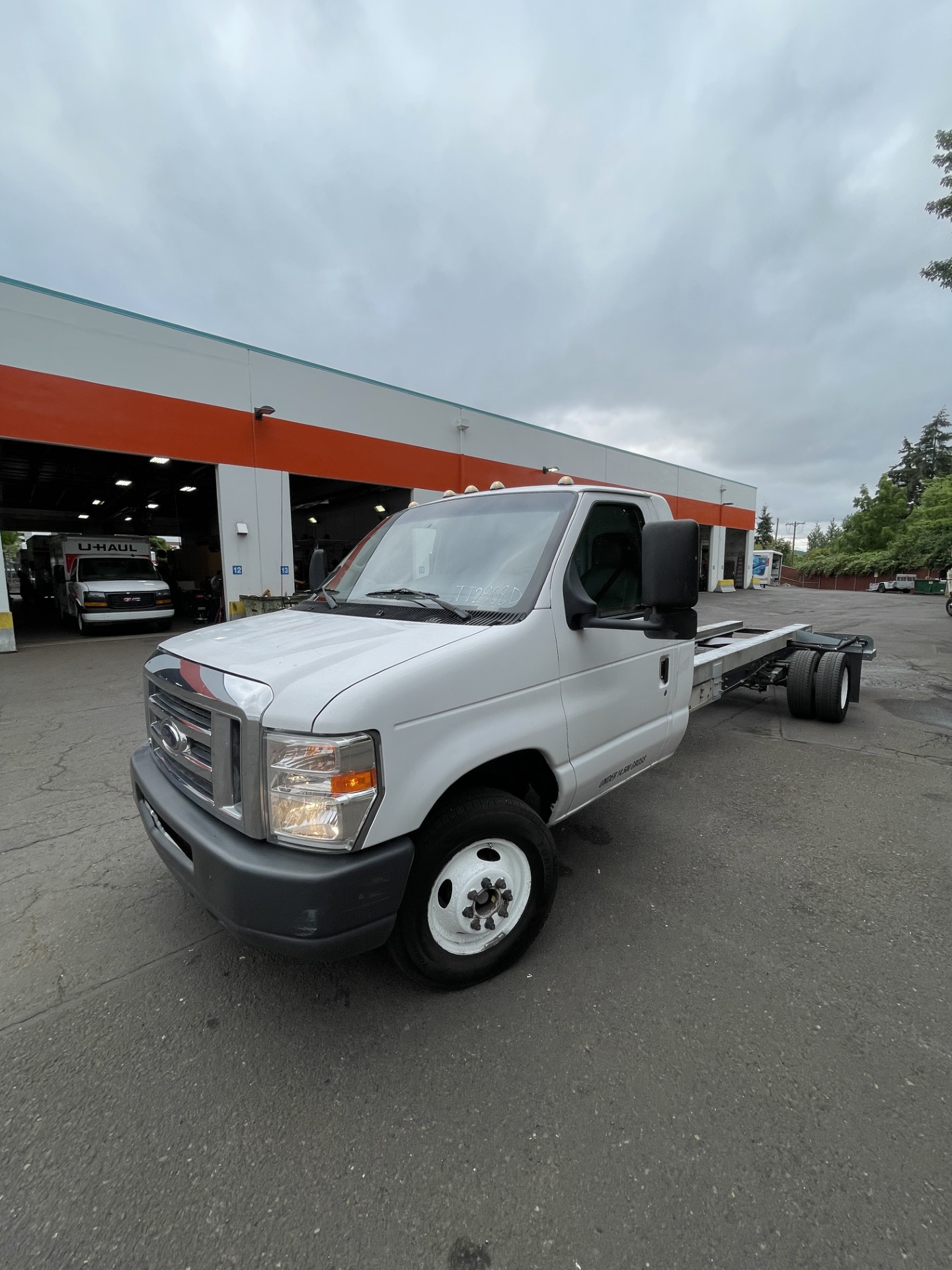 Used 2011 20 ' Cab and Chassis for sale