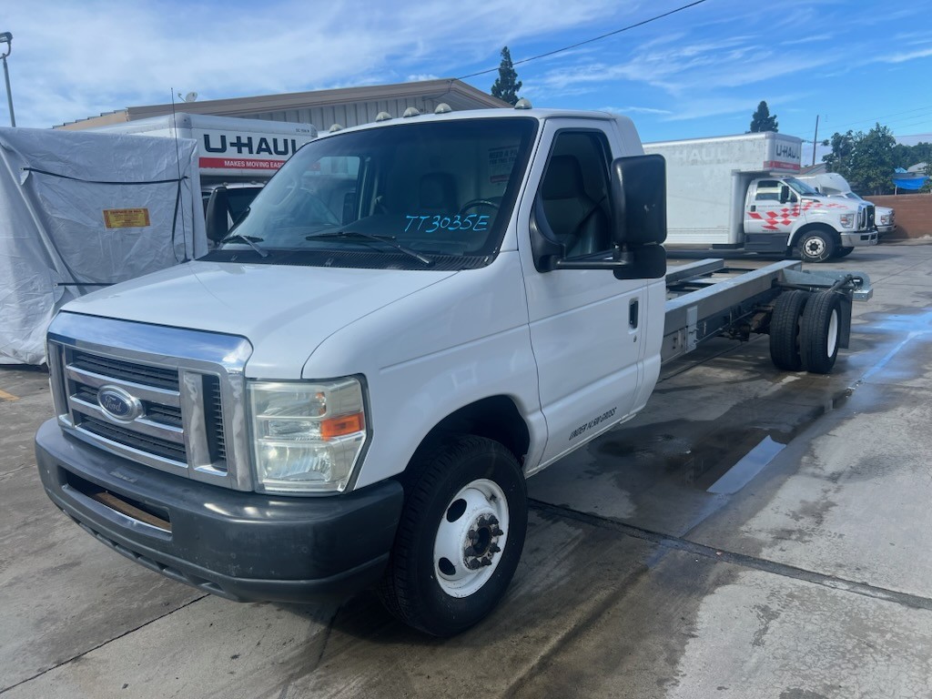 Used 2012 20 ' Cab and Chassis for sale