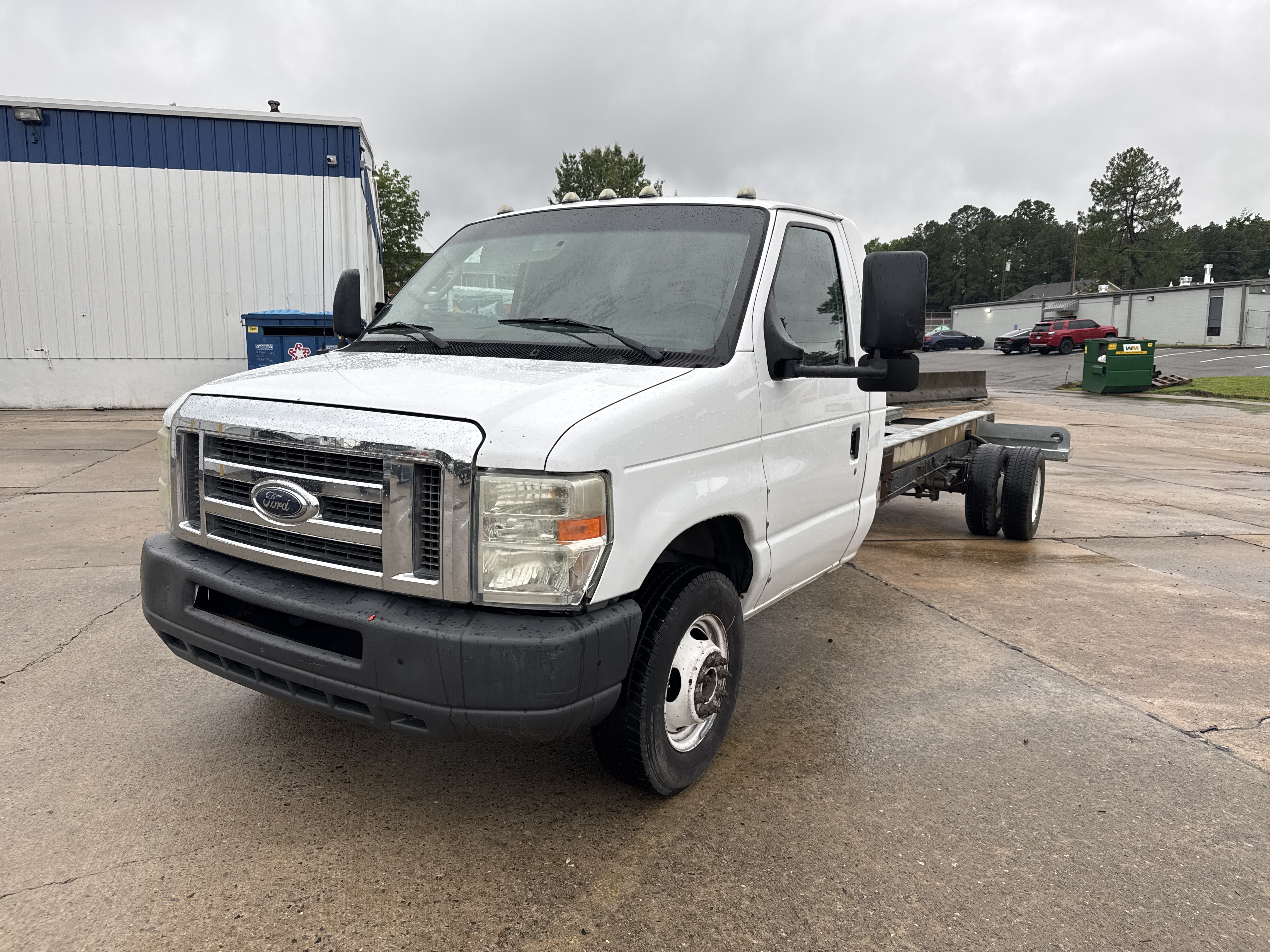 Used 2011 20 ' Cab and Chassis for sale