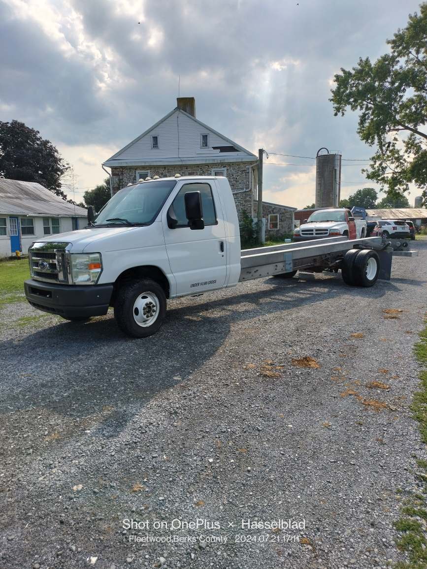 Used 2011 20 ' Cab and Chassis for sale