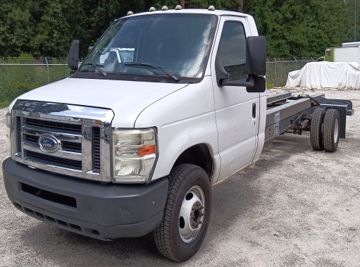 Used 2012 20 ' Cab and Chassis for sale