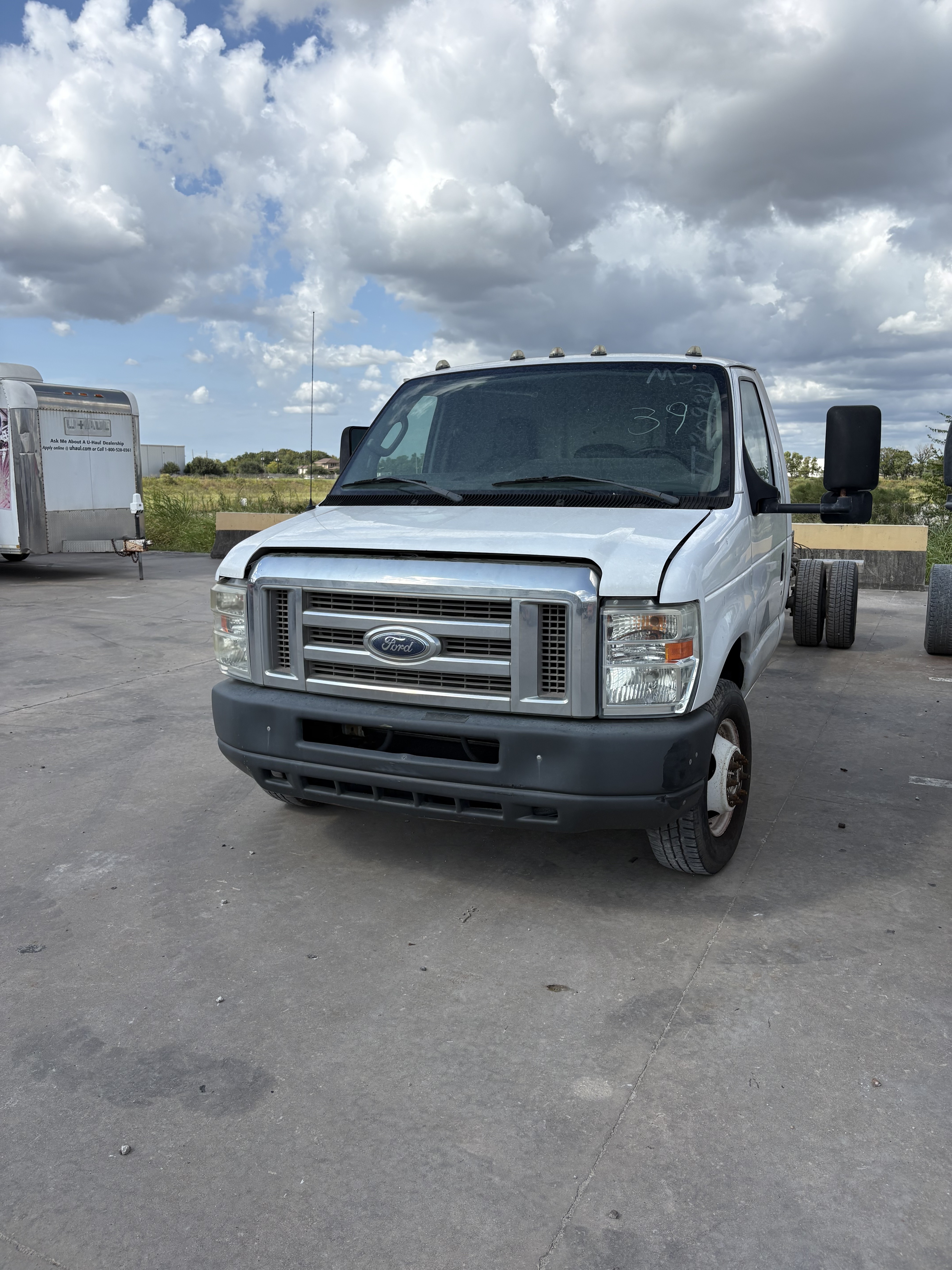 Used 2011 20 ' Cab and Chassis for sale