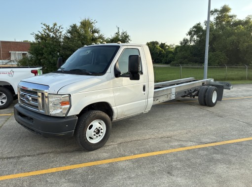 Used 2012 20 ' Cab and Chassis for sale
