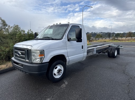 Used 2012 20 ' Cab and Chassis for sale