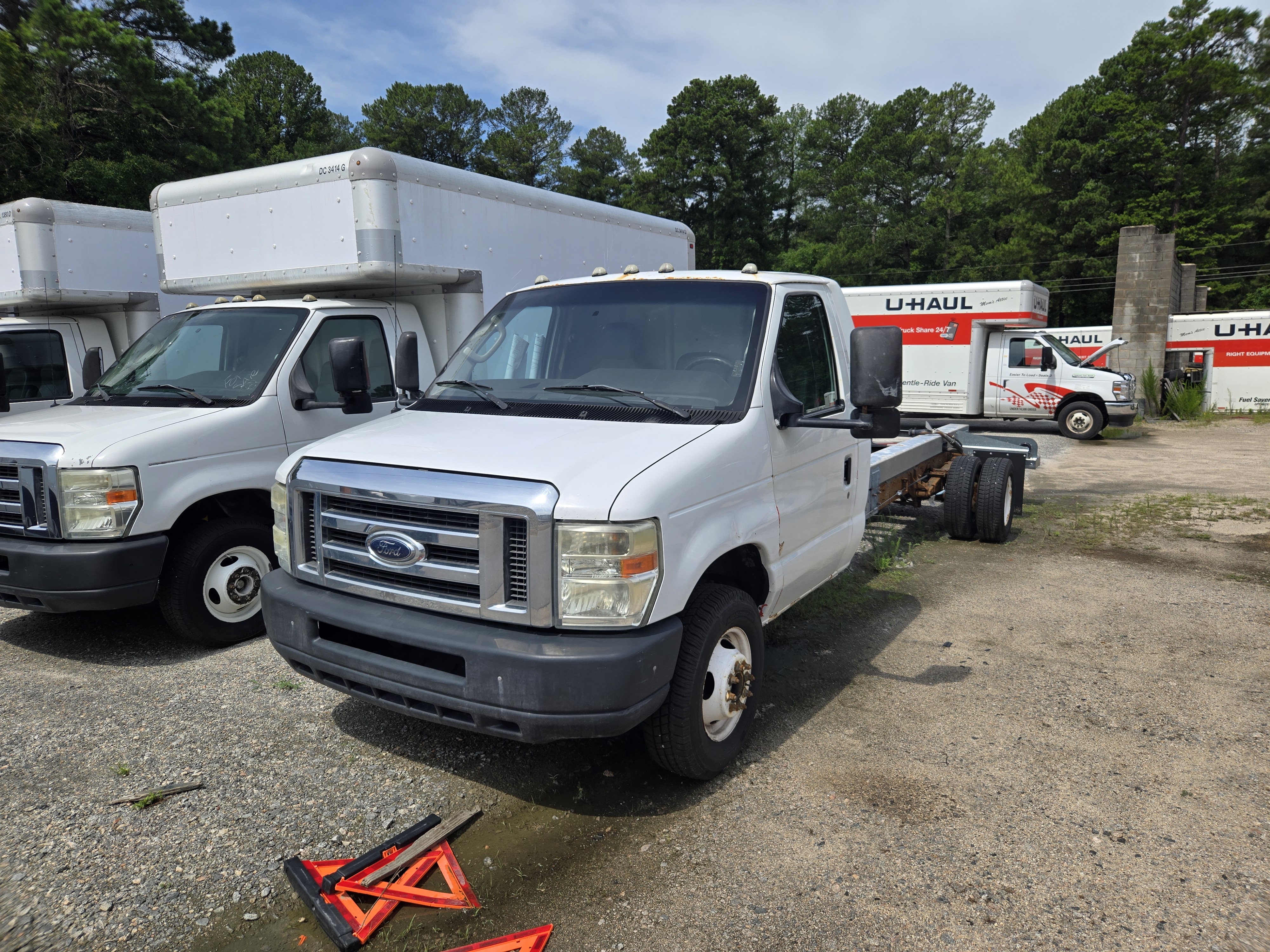 Used 2011 20 ' Cab and Chassis for sale