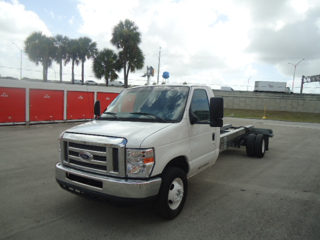 Used 2011 20 ' Cab and Chassis for sale